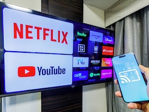 羽毛の掛け布団、デスク、遮光カーテン、WiFi (無料)