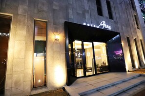 Property entrance - Gangneung Grey Hotel (Gangneung)