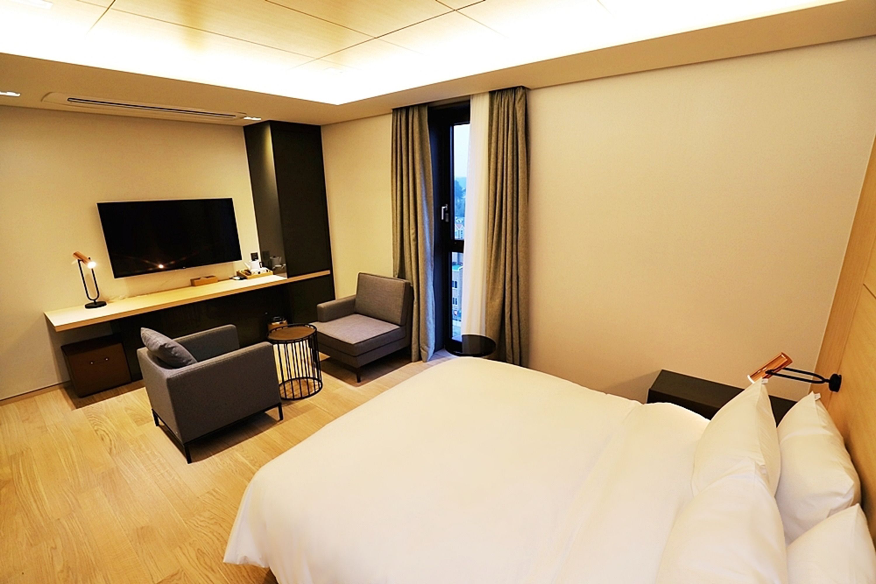 deluxe double room | individually decorated, individually furnished, free wifi
