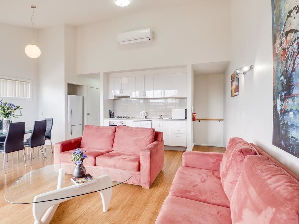 Deluxe Apartment, 2 Bedrooms | Living area