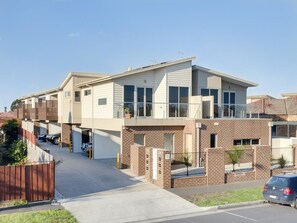Property entrance - Mckillop Geelong By Gold Star Stays (Geelong)