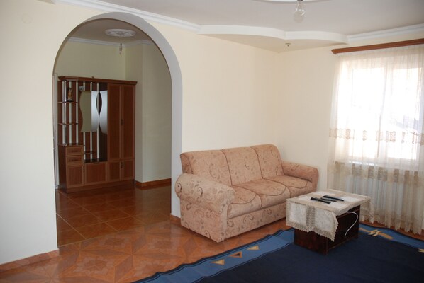 Apartment, 3 Bedrooms | Living area