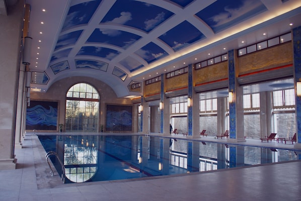 Indoor pool, outdoor pool - Luoyang Dongshan Hotel (Luoyang)