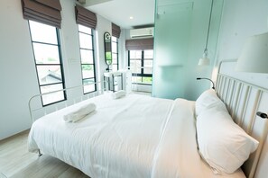 Double Room View | Sistema de insonorización, wifi gratis, ropa de cama
