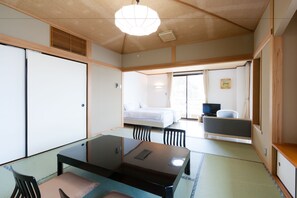 Chambre Tradition, salle de bains privée (Japanese Style, for 5 guests) | Coffres-forts dans les chambres, Wi-Fi gratuit