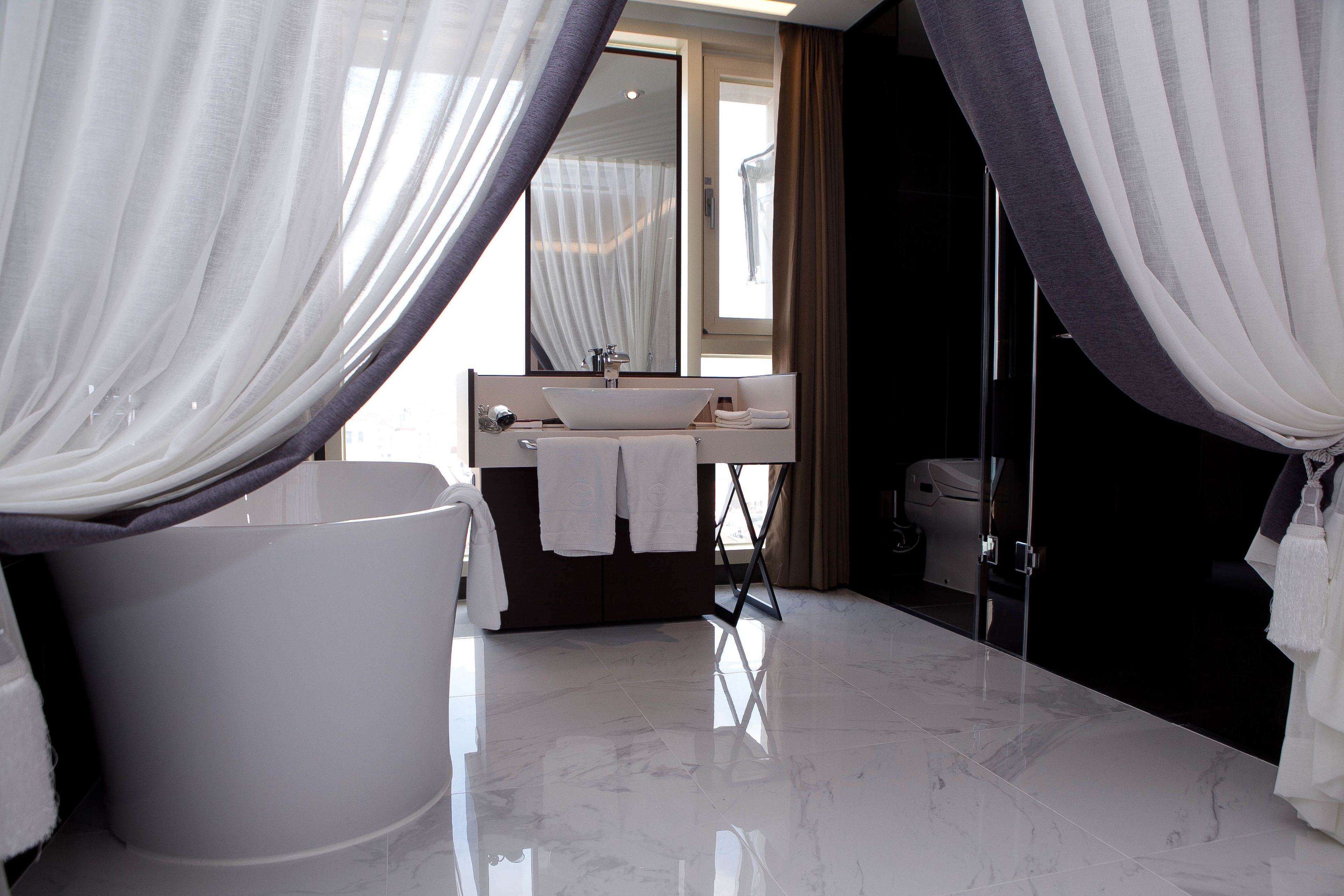 superior twin room (base person : 2, max person : 3) | in-room safe, desk, free wifi, bed sheets