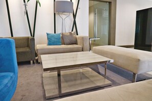 로비 좌석 공간