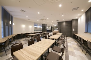 Café da manhã continental todos os dias (JPY 700 por pessoa)