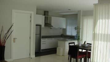 Comfort Apartment, 2 Bedrooms, Partial Ocean View | Private kitchen | Full-size fridge, microwave, stovetop, coffee/tea maker