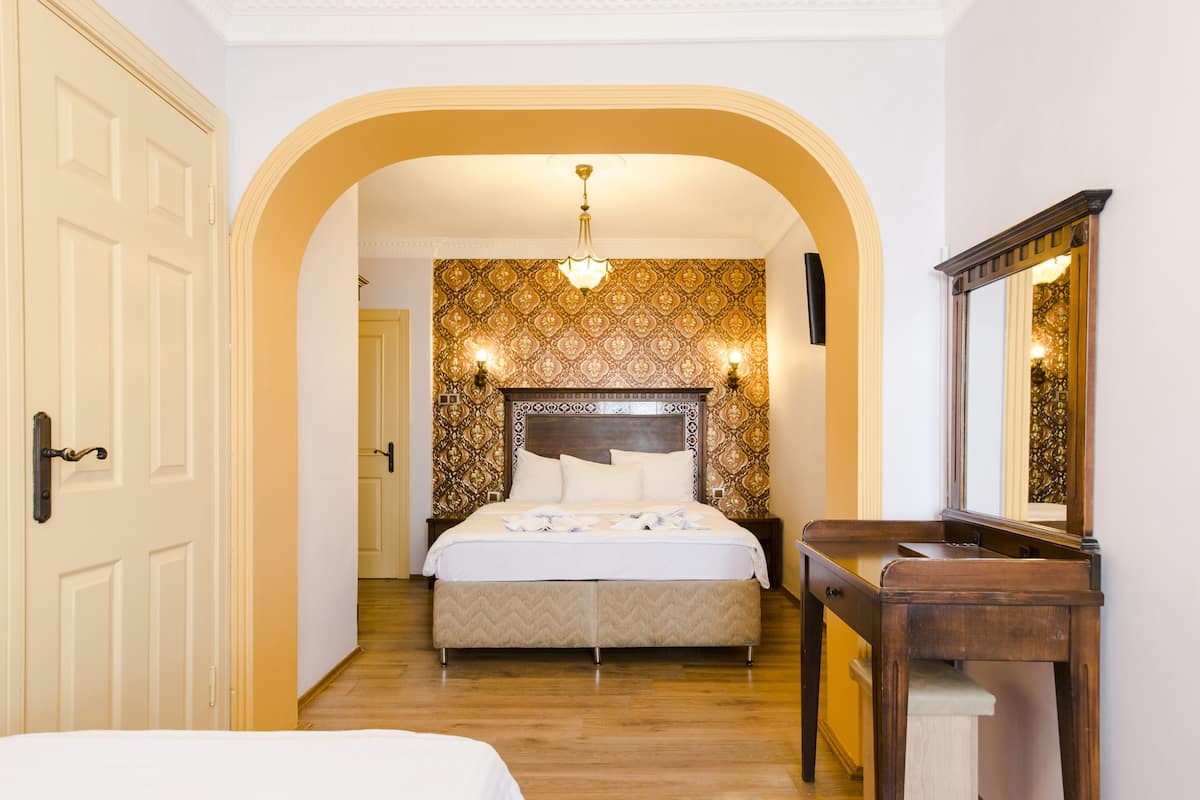 1 bedroom, Egyptian cotton sheets, premium bedding, Select Comfort beds