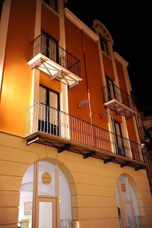 Front of property - Le Dodici Lune (Montecorvino Rovella)