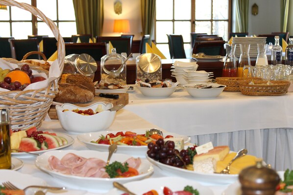 Lunch and dinner served - Golf Course Bonn (Sankt Augustin)