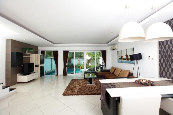 4-Bedroom Pool Villa  | Living area