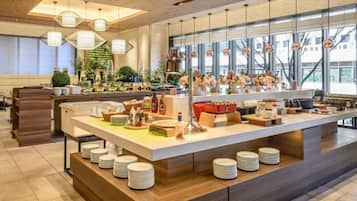 Desayuno buffet todos los días (con cargo)