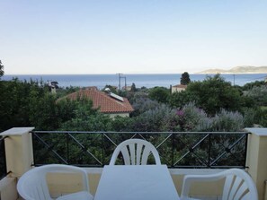 View from room - Victorias Rooms (Chios)