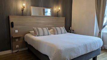 Comfort Double Room | Free WiFi, bed sheets