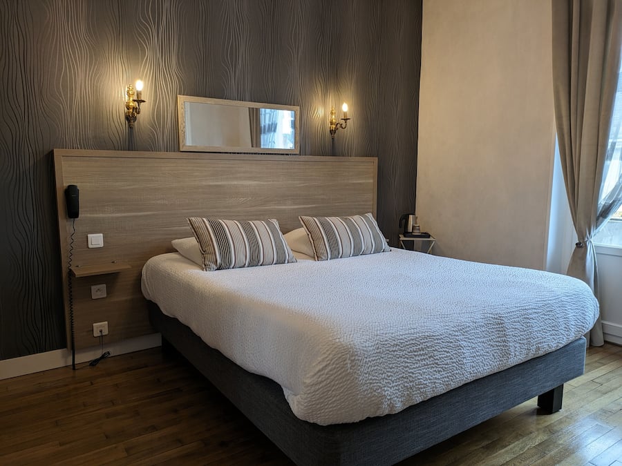 Wifi gratis y ropa de cama