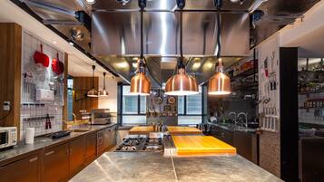 Fridge, microwave, oven, coffee/tea maker