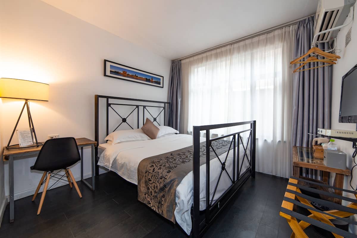Superior-Doppelzimmer | Schreibtisch, Verdunkelungsvorhänge, schallisolierte Zimmer