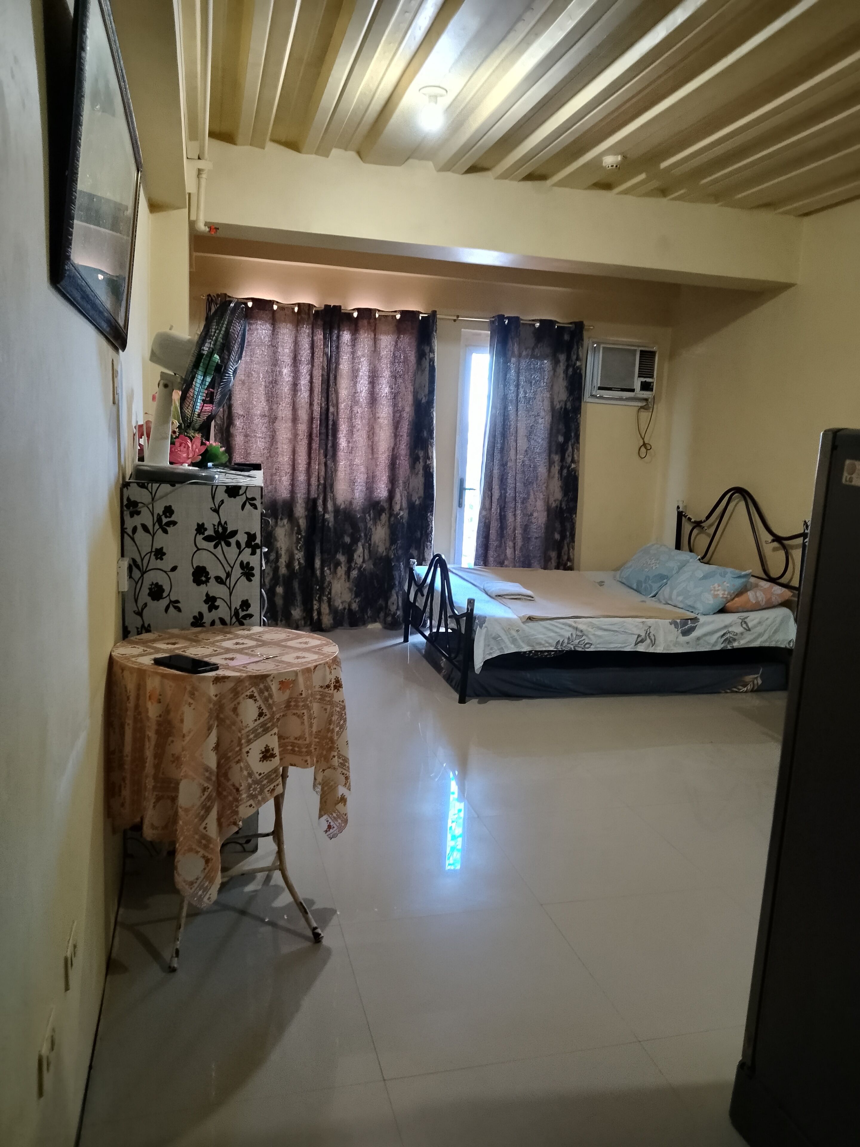 premium bedding, in-room safe, desk, iron/ironing board