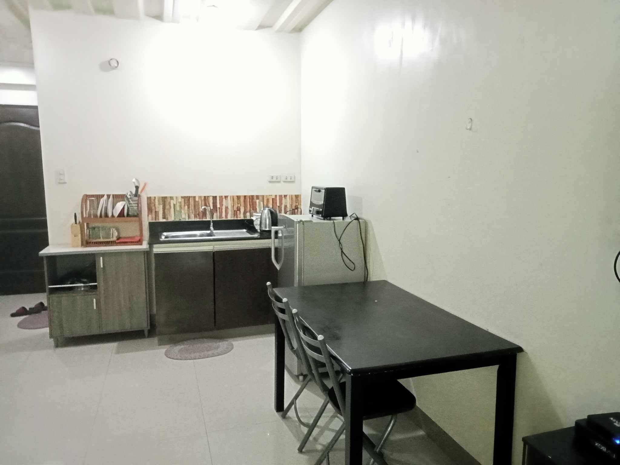 deluxe room | premium bedding, in-room safe, desk, iron/ironing board