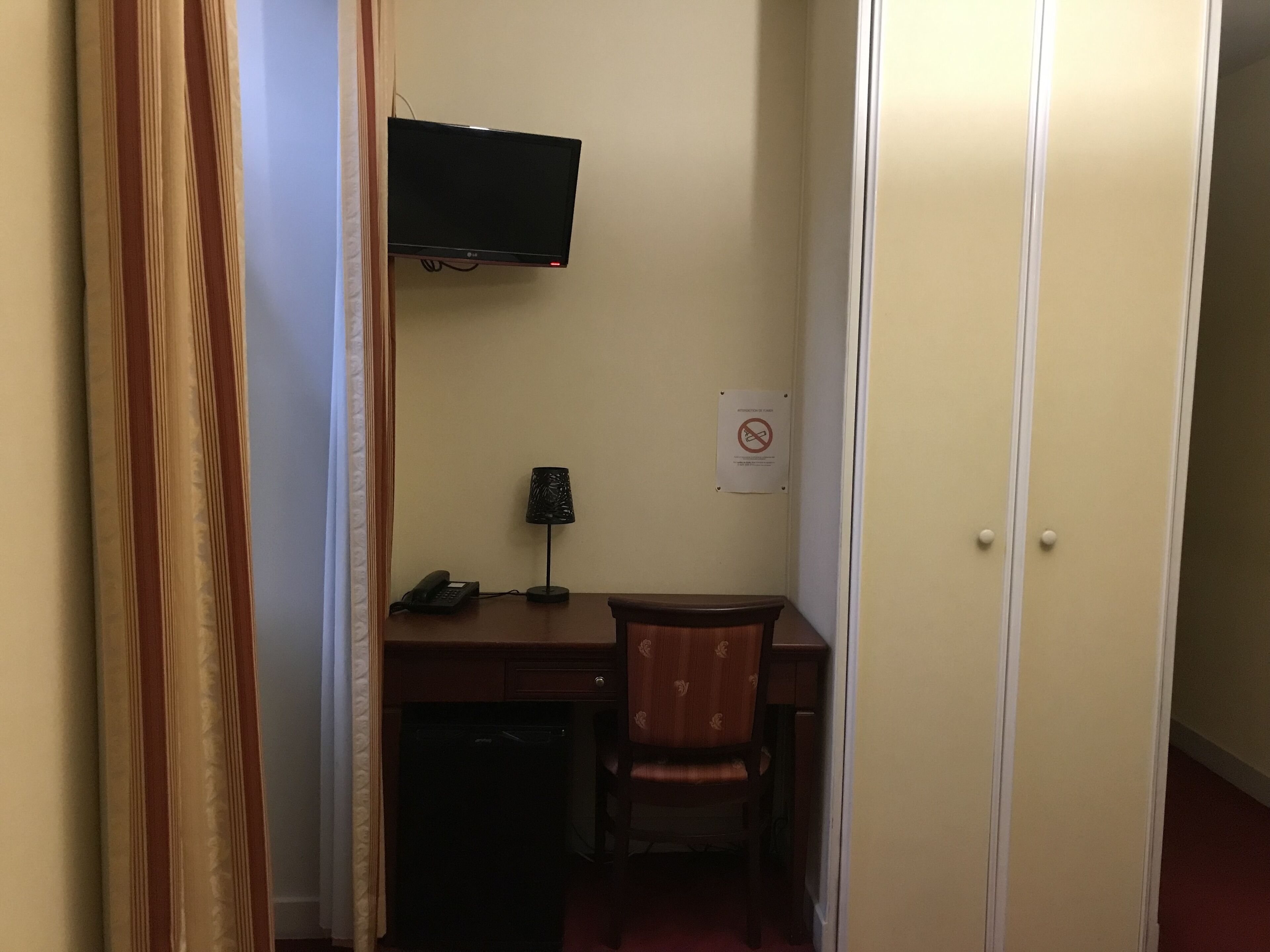 standard double room | desk, free wifi, bed sheets