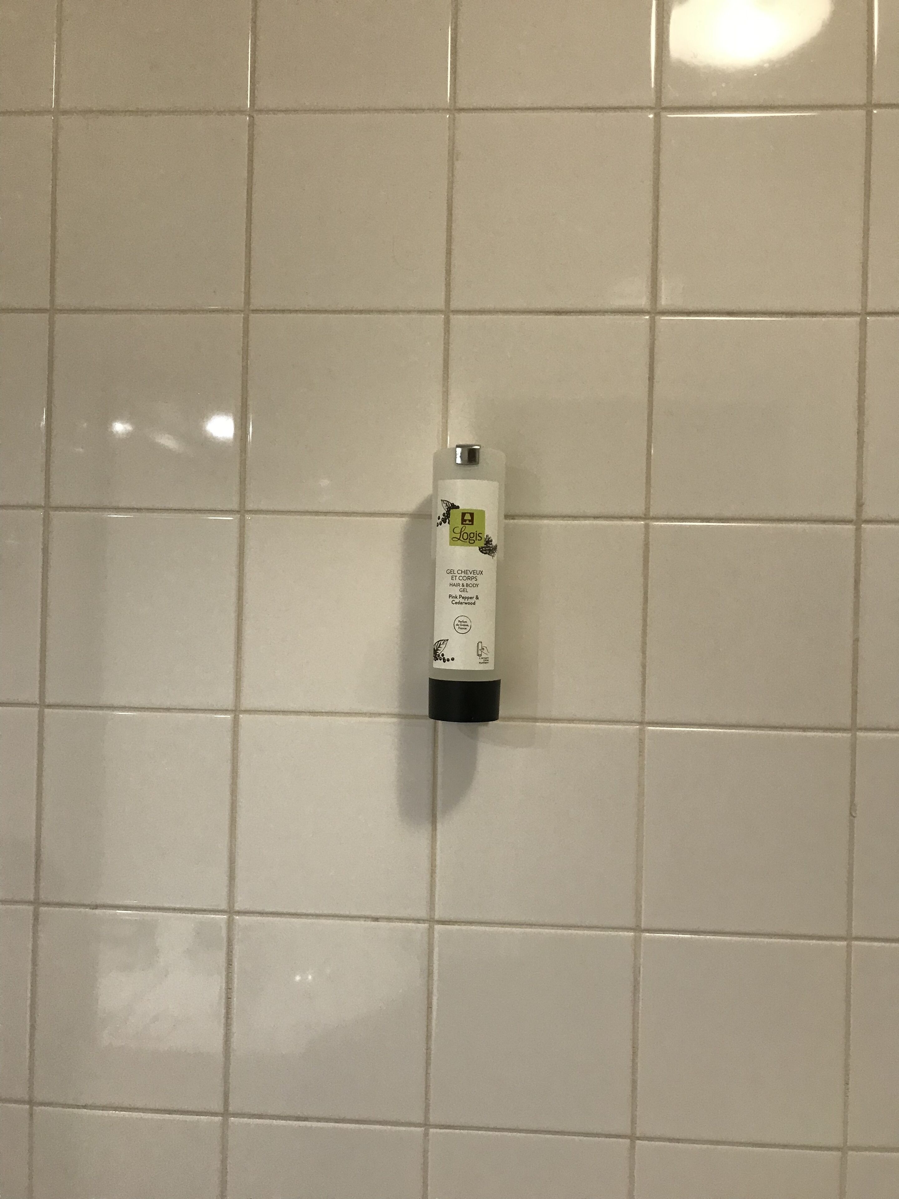 standard double room | bathroom | shower, free toiletries, towels