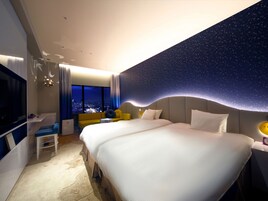 高級寢具、房內夾萬、  遮光窗簾/窗簾、熨斗/熨衫板