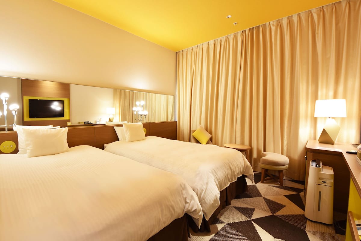 Premium bedding, in-room safe, blackout curtains, iron/ironing board