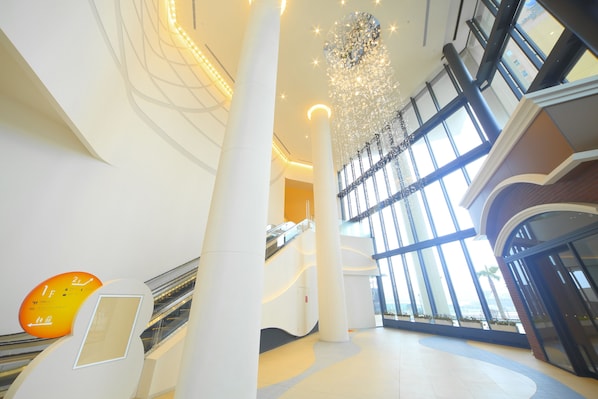 Interior entrance - HOTEL UNIVERSAL PORT VITA (Osaka)