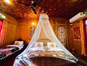 In-room safe, desk, soundproofing, iron/ironing board