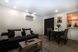 Apartment | Living room - Amazing Apartments near Center & Beaches (Split)