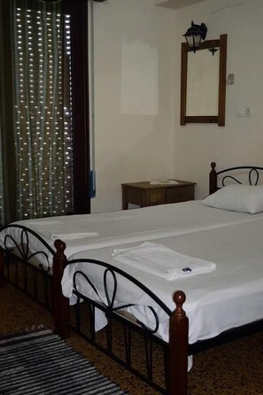 Soundproofing, free WiFi - Hotel Zakros (Sitia)