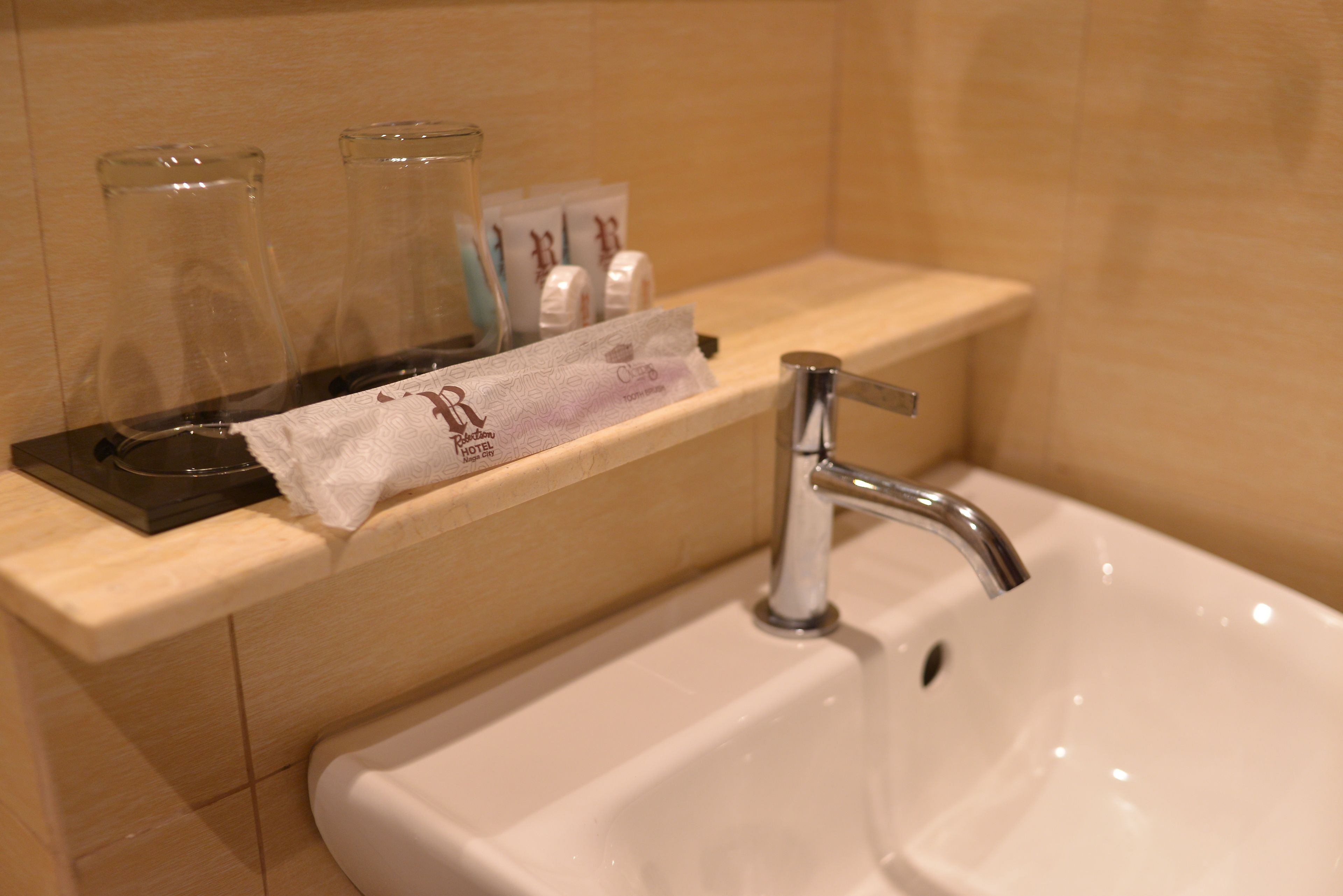 standard double | bathroom amenities | shower, free toiletries, hair dryer, towels