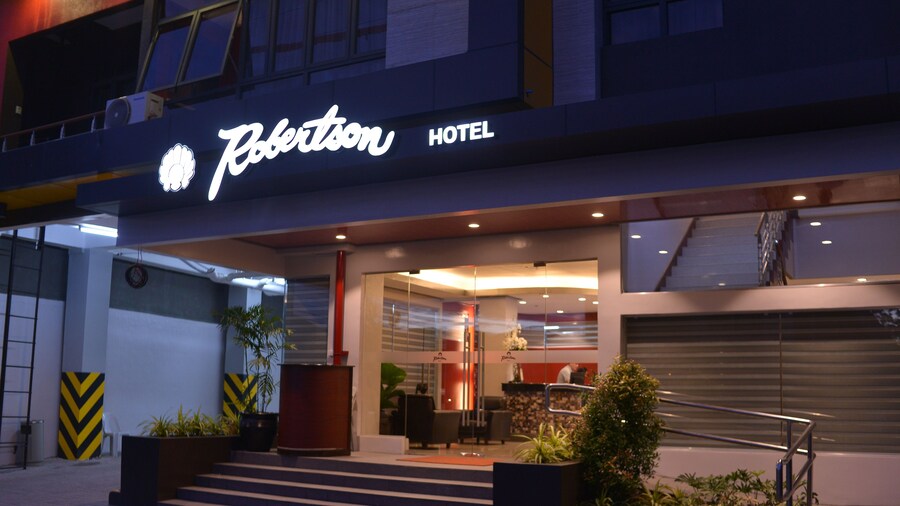 Robertson Hotel