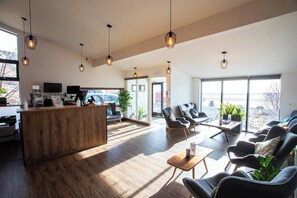 Reception hall - Adventure Hotel Hof (Fagurholsmyri)