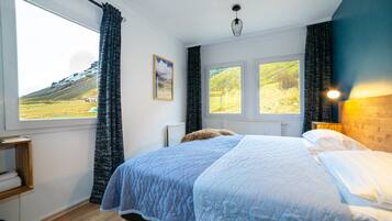 Basic-Doppelzimmer, eigenes Bad | Blick auf die Berge