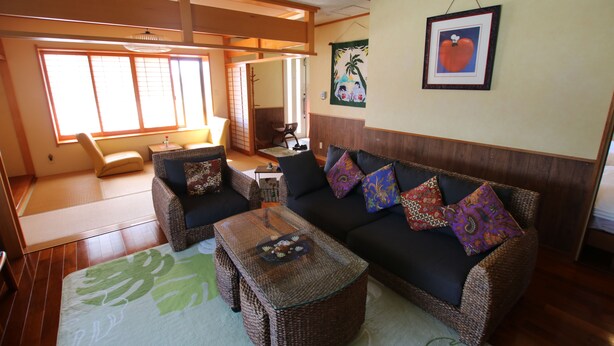 Unclassified image, 1 of 17, button - Wonder House (Uruma)