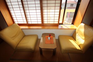 Apartment, 2 Bedrooms | 2 bedrooms, in-room safe, free WiFi - Wonder House (Uruma)