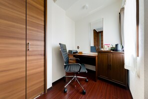 Apartment | Businesscenter im Zimmer