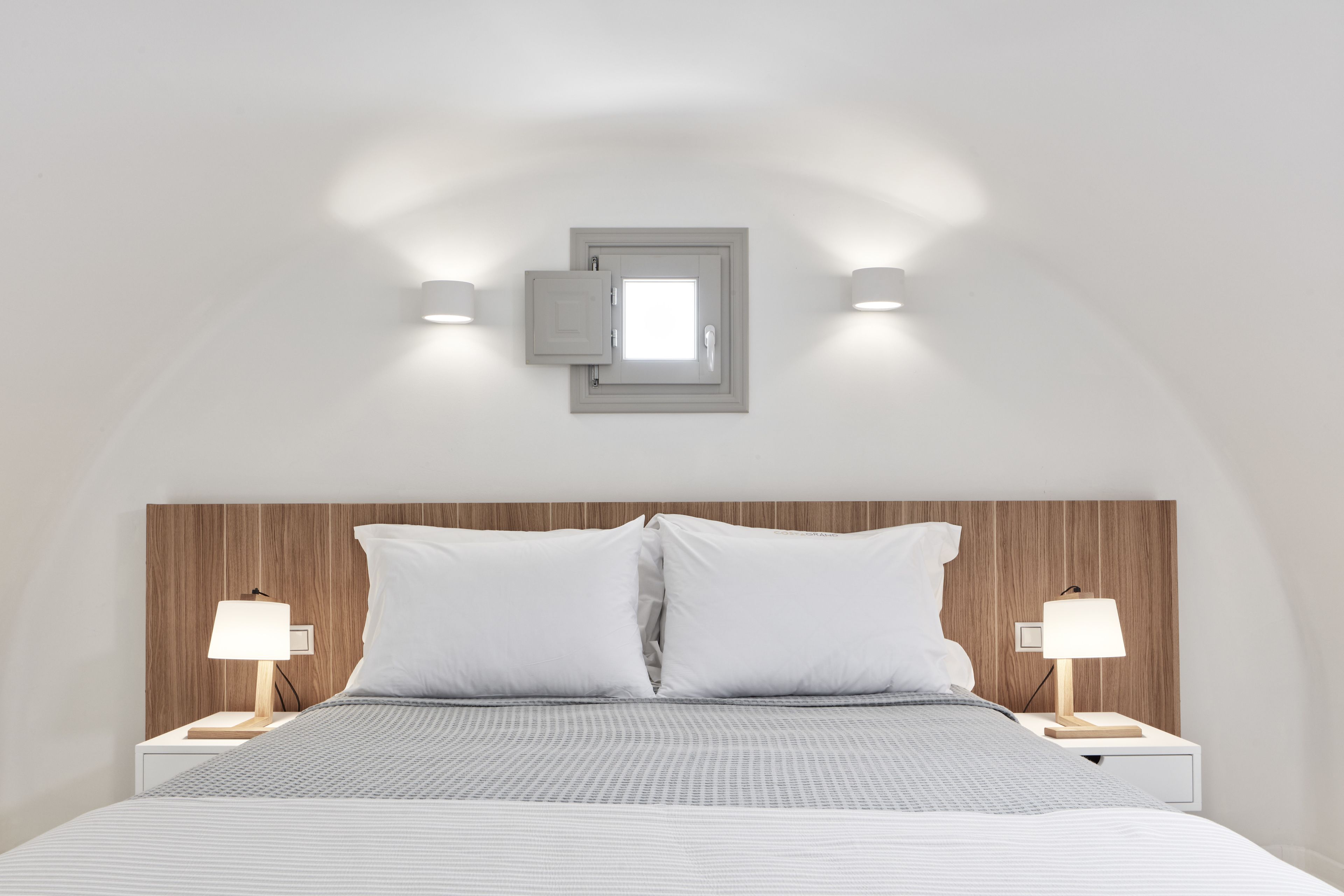 standard suite | minibar, in-room safe, desk, soundproofing