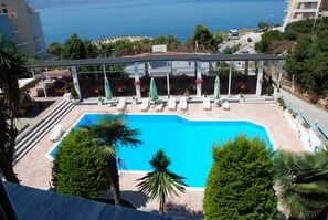 Outdoor pool - Hotel Dea (Sarandë)