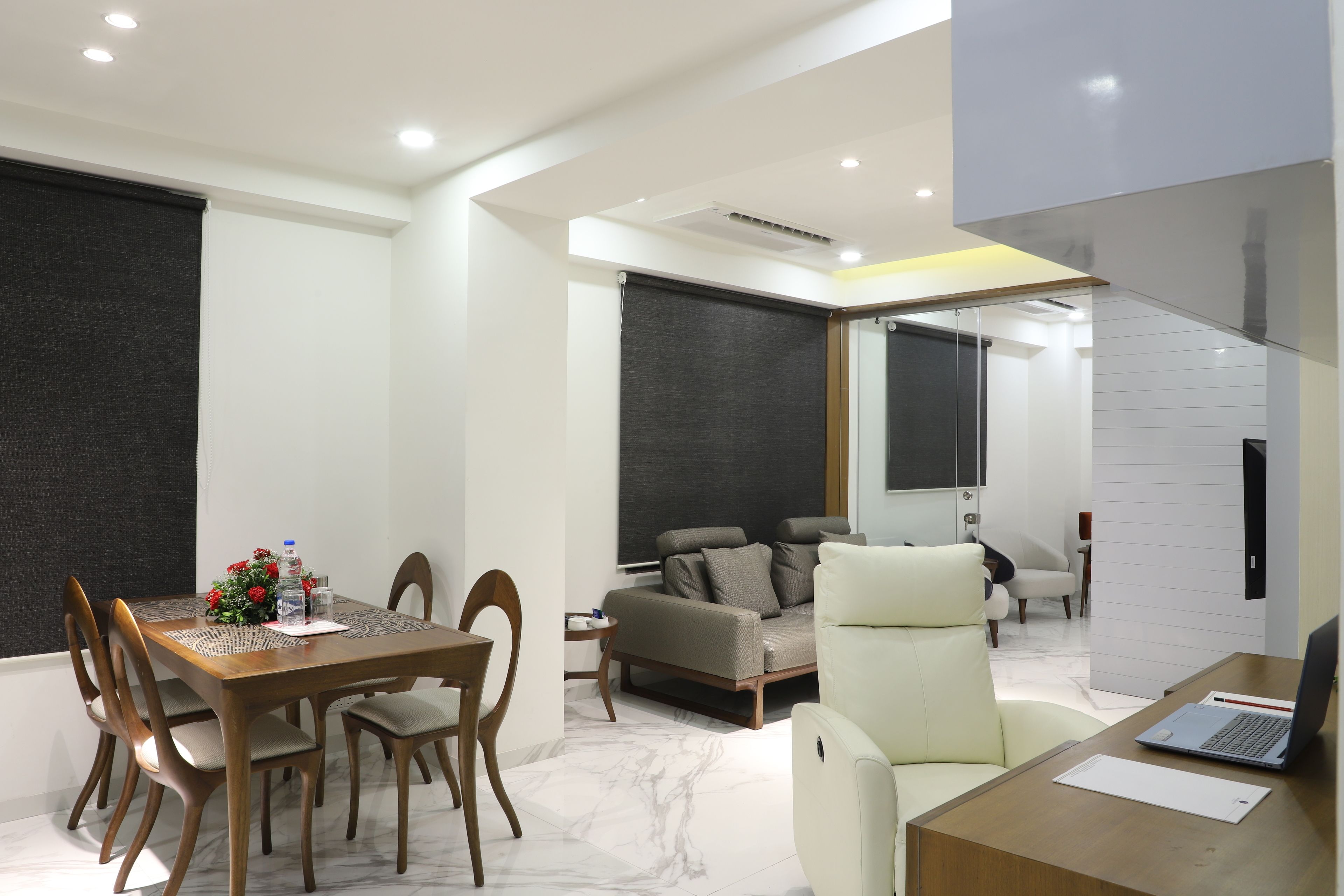 Presidential Suite, 2 Bedrooms, Accessible, Microwave | Living area