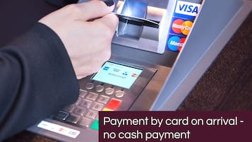 Un terminal de pago que acepta VISA y MasterCard.