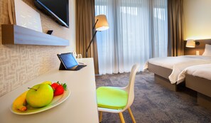 Standard Double or Twin Room | Premium bedding, in-room safe, desk, soundproofing - b smart motel Landquart (Landquart)