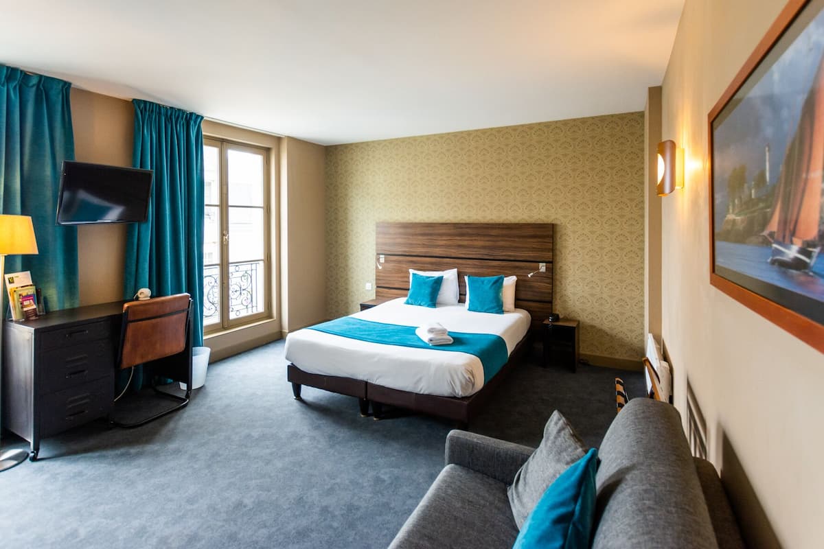 triple room | desk, soundproofing, iron/ironing board, free wifi