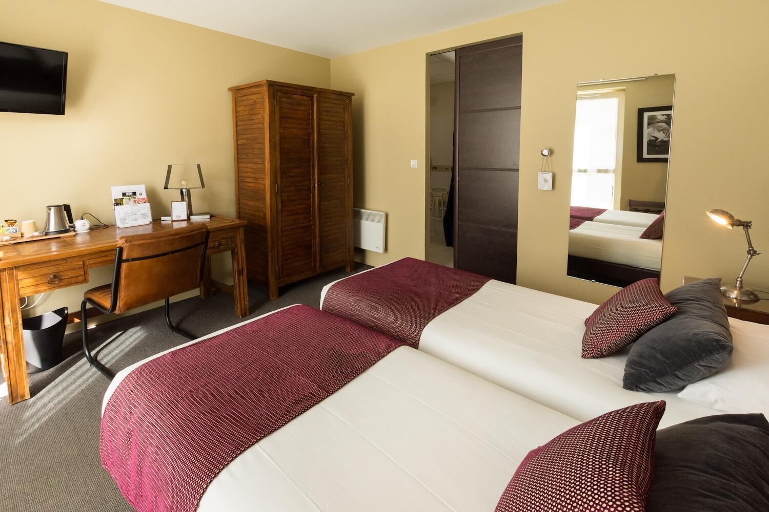 desk, soundproofing, iron/ironing board, free wifi