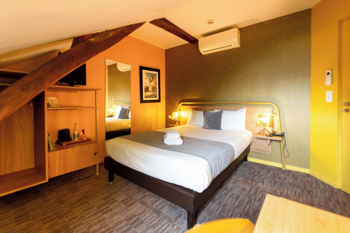 โต๊ะทำงาน, ห้องเก็บเสียง, เตารีด/โต๊ะรีดผ้า, Wi-Fi ฟรี