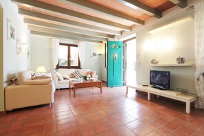 Villa, 4 Schlafzimmer | Wohnzimmer | Fernseher