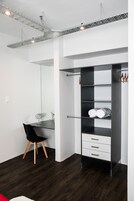 公寓, 1 间卧室 | 客房内保险箱、办公桌、免费 WiFi、床单